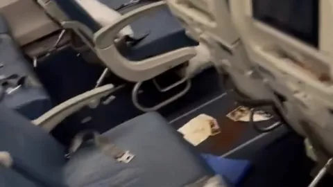 Vuelo de Delta regresa a Atlanta después de incidente de diarrea de pasajero (VIDEO)