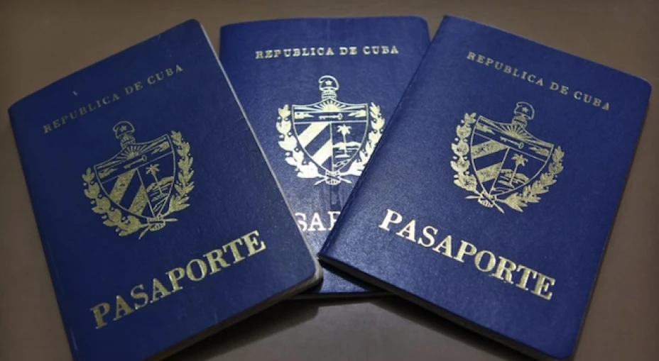 De acuerdo con la “investigación” de García, cada día la SINA cita para entrevistas a 600 personas