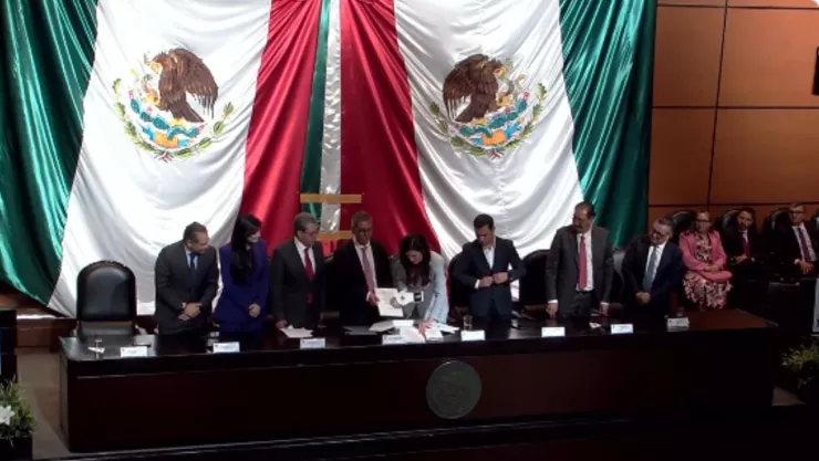 Diputados reciben paquete económico 2026 tras horas de retraso