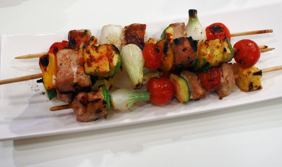 brochetas de carne de cerdo, que hay de comer