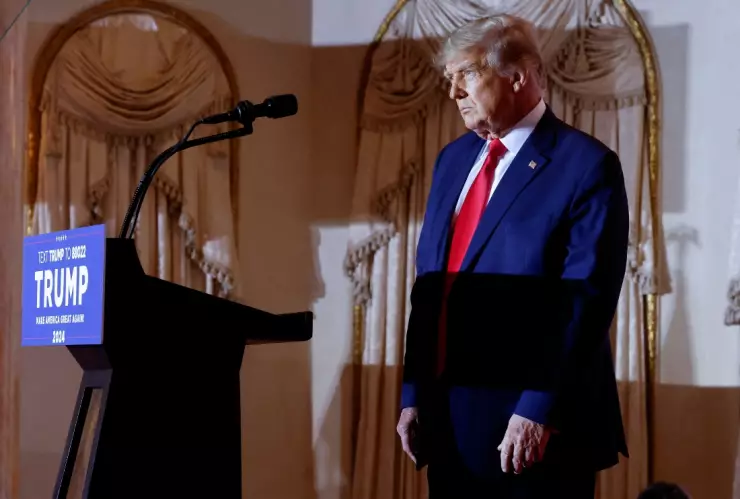 Donald Trump enfrentará juicio por difamación en abril