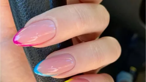 12 diseños de uñas french en forma de almendra para usar en marzo de 2026: preciosas, elegantes y sencillas