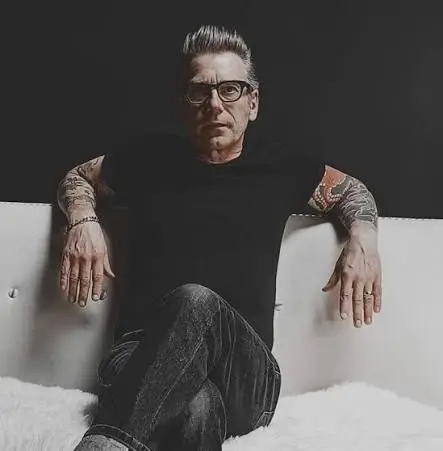 Hombre 60 años barbero