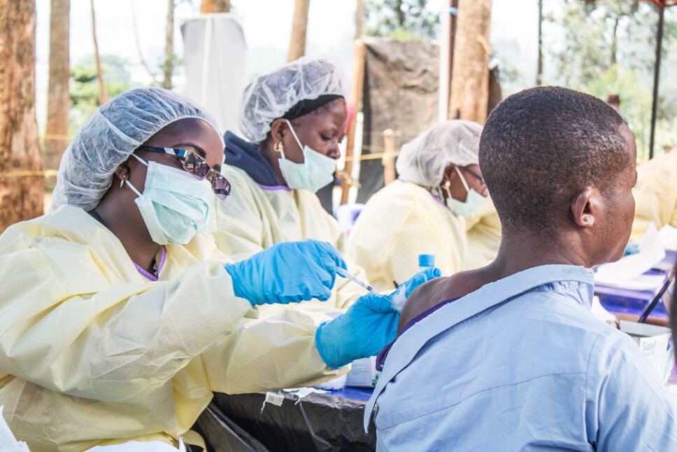 Durante la segunda epidemia de ébola en Guinea, dejó 12 muertos, 16 casos confirmados y 7 infecciones probables.
