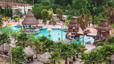 Tecozautla, el Pueblo Mágico de Hidalgo, cuenta con un oasis de aguas termales en medio del semidesierto
