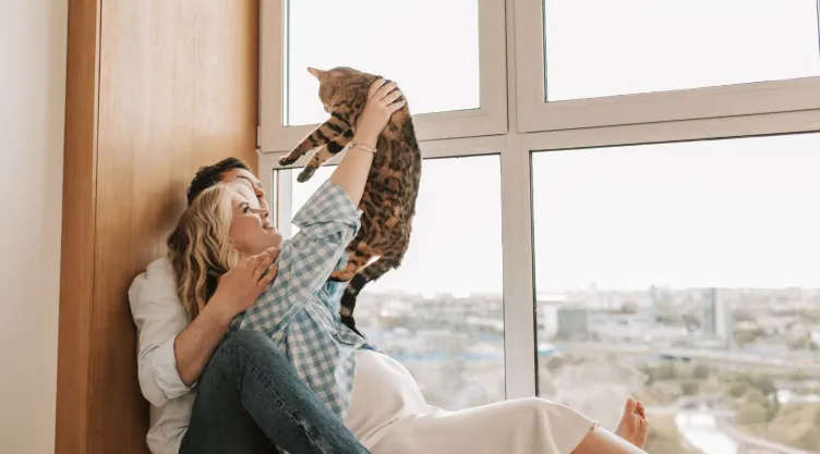 ¿Cuáles son los gestos humanos que los gatos entienden? La ciencia responde