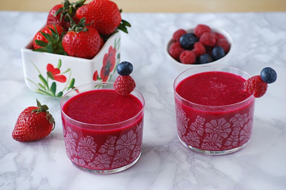 Smoothie de castañas frutos rojos y cacao Foto Especial