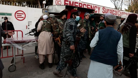 explosion-hospital-militar-kabul