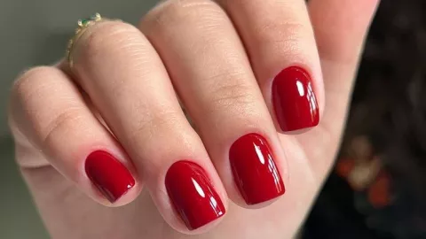 5 diseños de uñas sencillas que dan un look limpio y fresco
