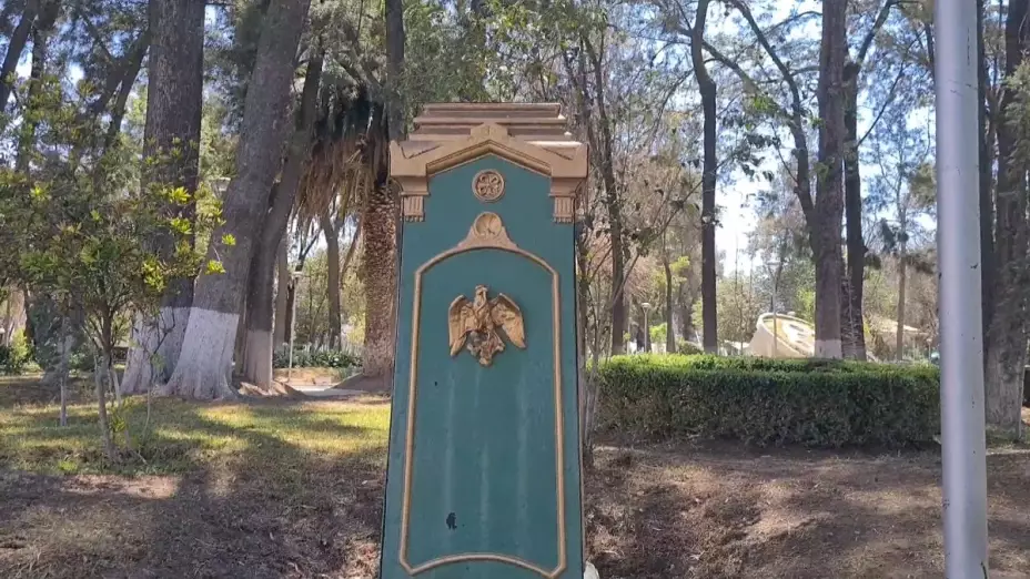 BUSTO HIDALGO.JPG