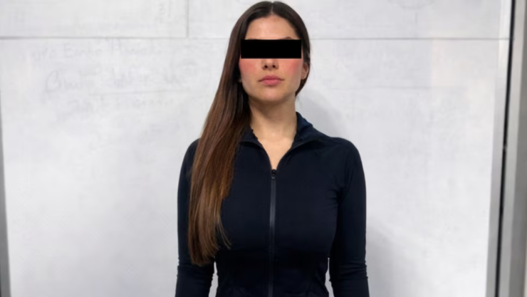 Mujer acusada de extorsión