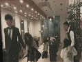 Los detectives siguen investigando el incidente de Yoo-ra y dan con el video de la vez que Min-joon defendió a Song Yi en el salón de belleza.