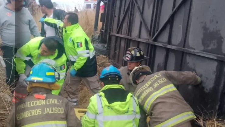 Un muerto y múltiples heridos en accidente de autobús de pasajeros en Lagos de Moreno