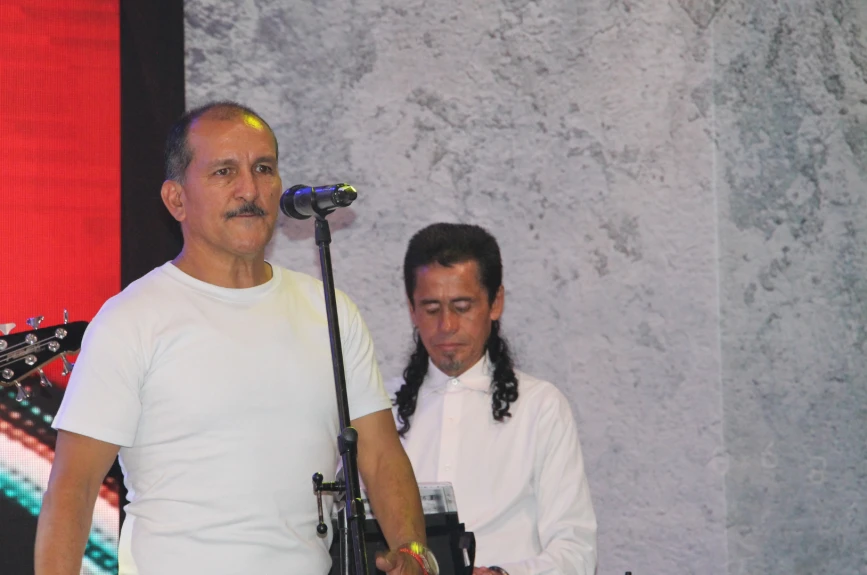 Gran ambiente se vivió durante la presentación.