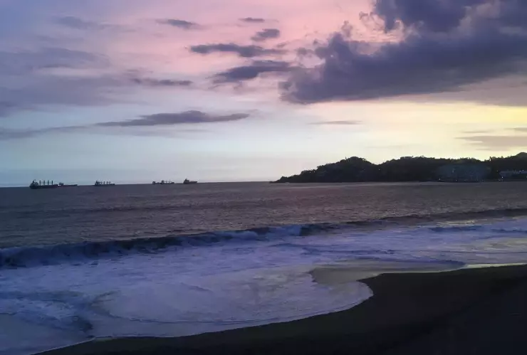 Playas en colima más cercanas a Sayula Jalisco.jpg