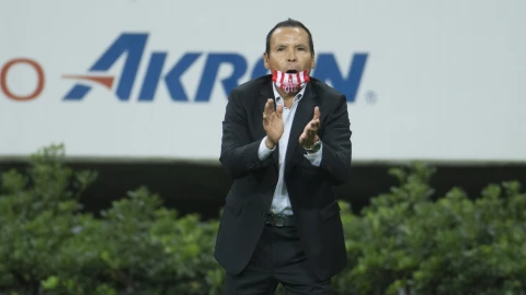 El ‘Profe’ Cruz es despedido por el Necaxa