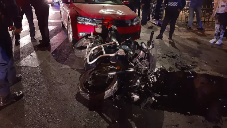 Policía capitalina detuvo a una mujer que ocasionó la muerte de un policía e hirió a otro