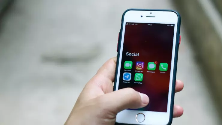 Cómo afectan las redes sociales la salud mental de los niños