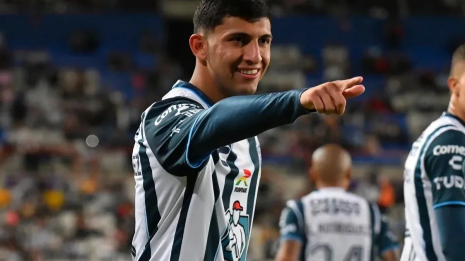 ¡Confirmado! Revelan contrato y fecha de presentación de Bryan ‘Cotorra’ González con Chivas para el Apertura 2025.jpg