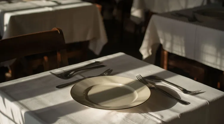 3 ideas elegantes para reemplazar los manteles de tu comedor y darle un toque de glamour en 2026