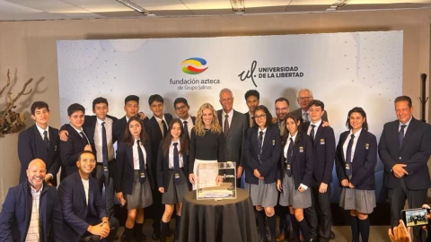 Ricardo-B-Salinas-Pliego-becas-13-estudiantes-Fundación-Azteca-Grupo-Salinas