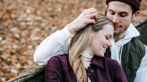 Así puedes ser feliz y mejorar tu relación de pareja, según expertos