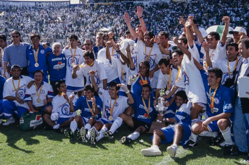 15 cruz azul campeón 1997 final león.jpg