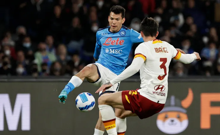 Chucky Lozano ante la Roma