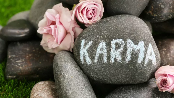 Conoce el karma que arrastra tu nombre