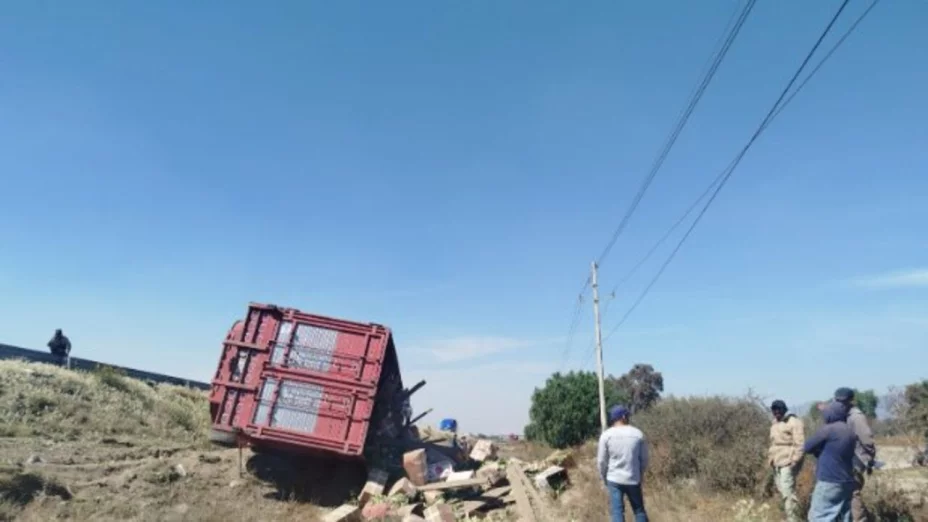 Tráiler volcó Puebla-Orizaba HOY 17 noviembre 2025