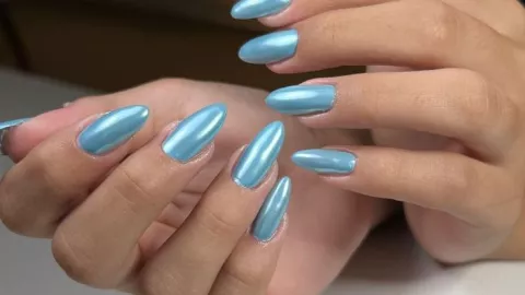 6 dise&ntilde;os de u&ntilde;as con efecto sirena para lucir junto a un buen bronceado en primavera-verano