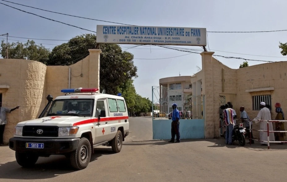 Hospital donde atendieron al joven guineano infectado con ébola