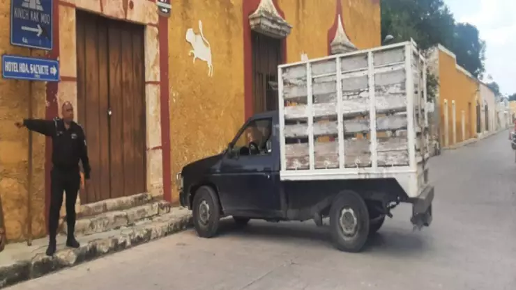 Supuesto ‘fantasma’ choca camioneta en Izamal