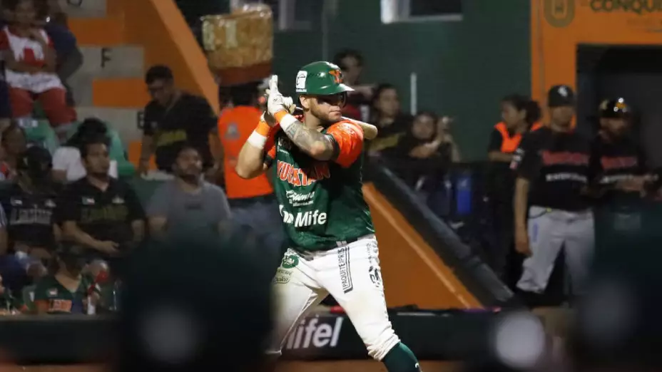 Sebastián Valle se despide los Leones de Yucatán y va con los Saraperos de Saltillo
