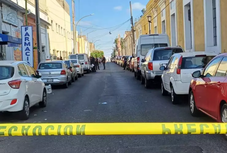 Encuentran sin vida a mujer dentro de camioneta en el municipio de Guadalajara