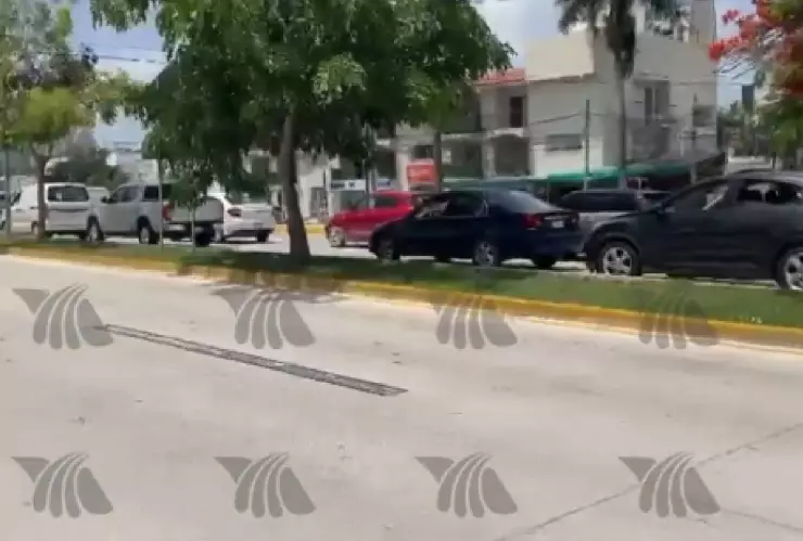 Tráfico hoy en Cancún_ Reportan tráfico lento en avenida Tulum hoy 12 de agosto; calles cerradas.jpg