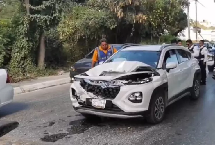 FOTO_ Fuerte accidente en Campeche deja una camioneta DESTROZADA este 23 de enero de 2025