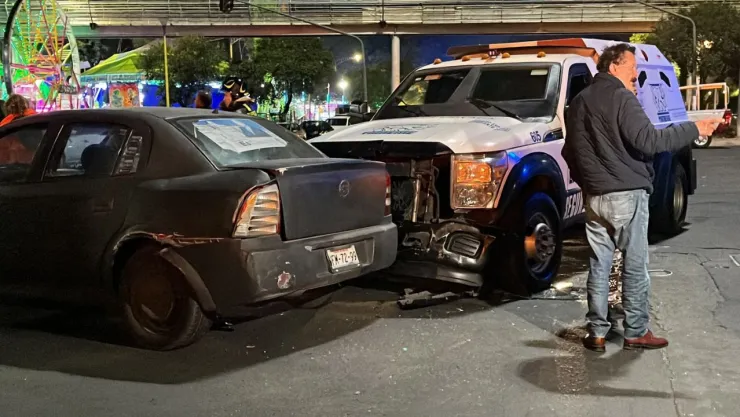 CDMX: Camioneta de valores choca en la Venustiano Carranza y se dan a la fuga