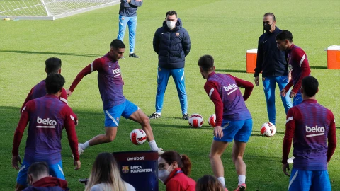 Barcelona en entrenamiento para la Supercopa