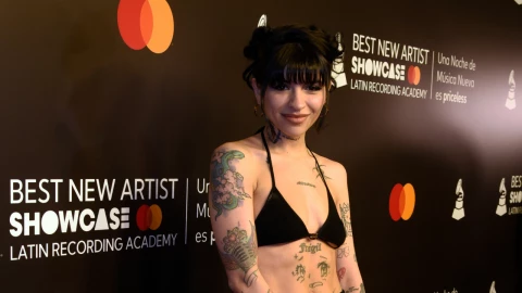 Cazzu responde cuál es su vínculo con Christian Nodal tras la boda con Ángela Aguilar