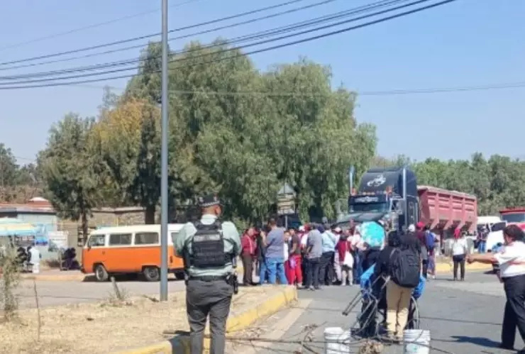 Cierre en la México-Puebla hoy 7 de enero de 2026