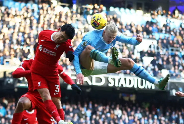 Erling Haaland ante Liverpool