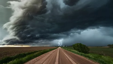 SMN indica que vaguada monzónica se extenderá cercana a las costas del Pacífico Sur este lunes 24 de mayo de 2024.