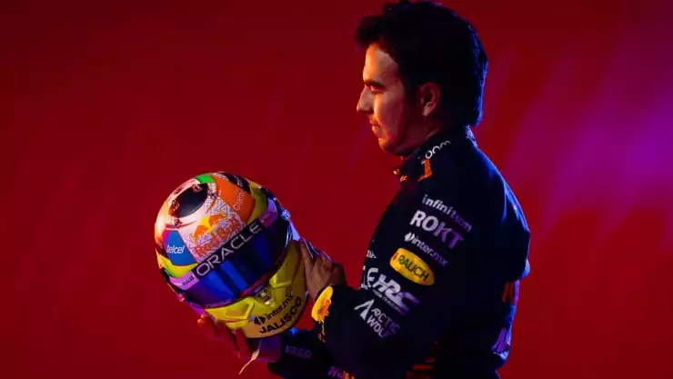 ¡A la mexicana! Los divertidos diseños para el casco de Checo Pérez