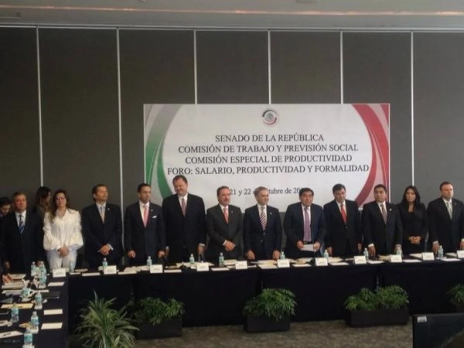 Miguel Ángel Mancera asiste al foro “Salario, Productividad y Formalidad” en el Senado