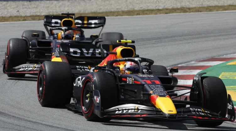 Max Verstappen y Checo Pérez que hacen el 1-2 en el Gran Premio de España