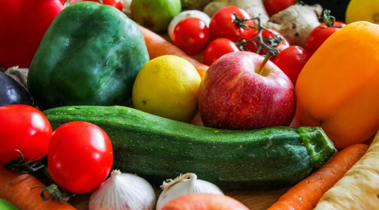 La conocida fruta que ayuda a calmar el dolor de estómago