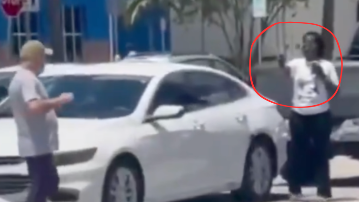 Captan BRUTAL ataque en pleno estacionamiento de plaza comercial