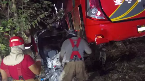 Accidente en autopista Bacalar-Buenavista deja cuatro fallecidos y varios heridos