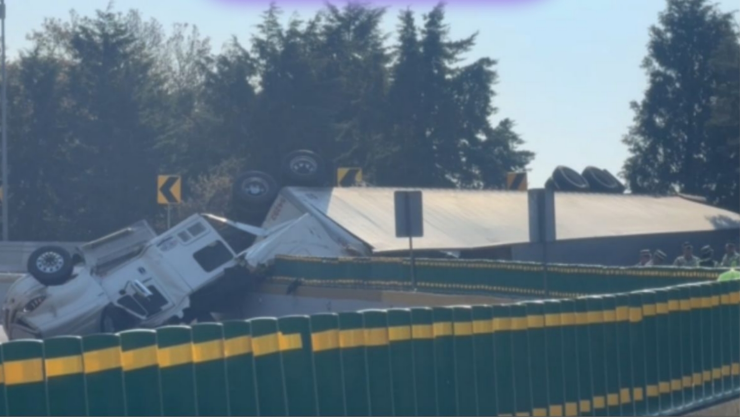 Cerrada la Autopista México-Cuernavaca.